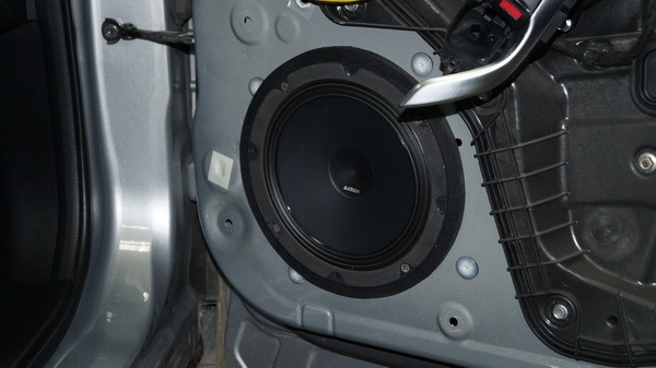 установка акустики Mazda cx5